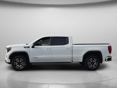 Used 2023 GMC Sierra 1500 AT4 w/ AT4 Premium Package AWD/4WD image 3