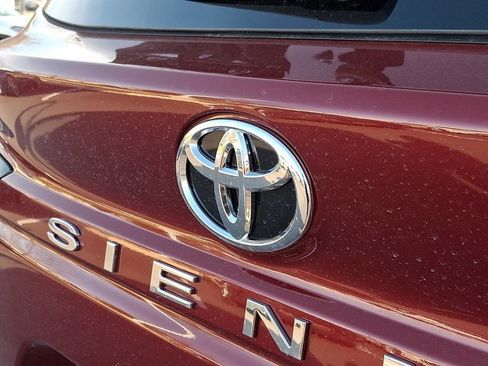 New 2026 Toyota Sienna Limited image 22