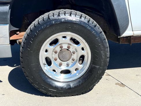 Used 2004 Chevrolet Silverado 2500 4x4 Regular Cab image 10