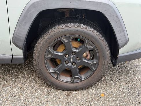 Used 2020 Toyota RAV4 TRD Off-Road AWD/4WD image 15