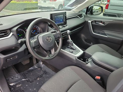 Used 2022 Toyota RAV4 XLE image 21