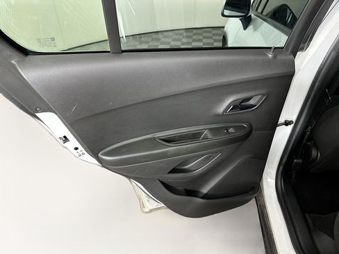 Used 2022 Chevrolet Trax LS w/ Tint and Cruise Package FWD image 24