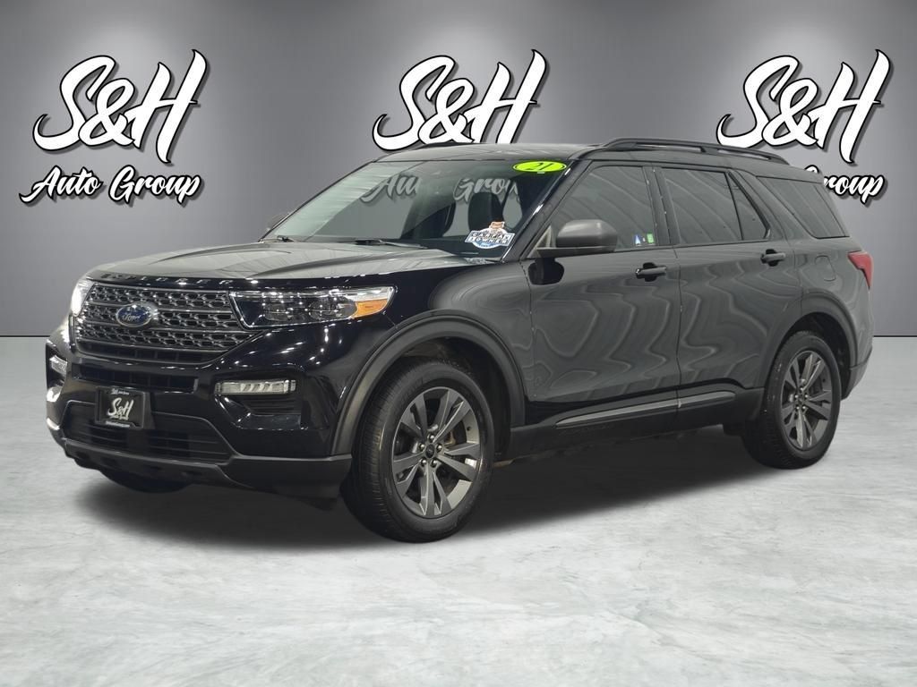 Used 2021 Ford Explorer XLT w/ Equipment Group 202A AWD/4WD image 17