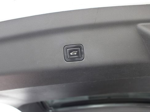 Used 2022 Chevrolet Tahoe Z71 image 24