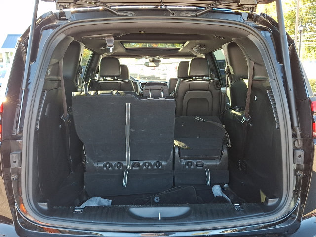 Used 2025 Chrysler Pacifica Limited FWD image 28