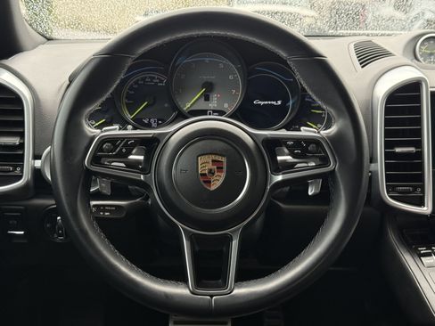 Used 2018 Porsche Cayenne S Platinum image 21