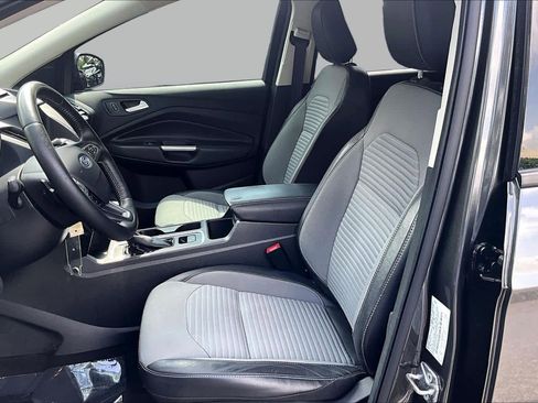 Used 2018 Ford Escape SE w/ SE Sport Appearance Package AWD/4WD image 9