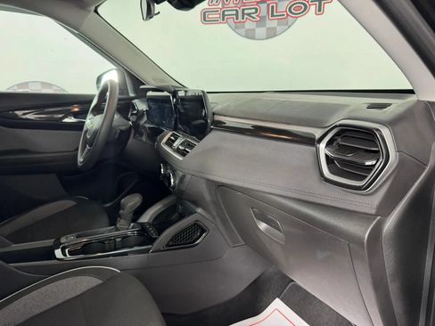 Used 2026 Chevrolet TrailBlazer LS w/ LS Convenience Package AWD/4WD image 12