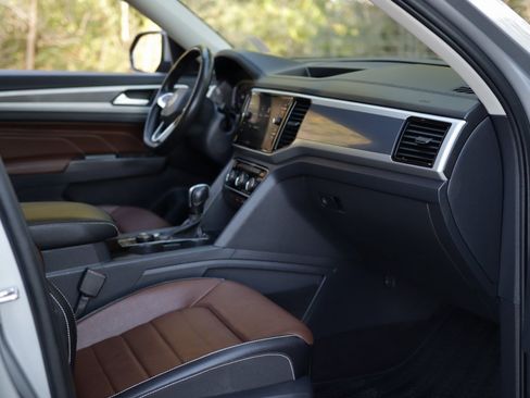 Used 2022 Volkswagen Atlas SEL Premium image 41