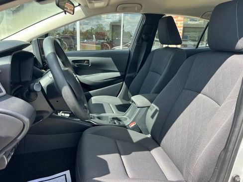 Used 2024 Toyota Corolla LE FWD image 12