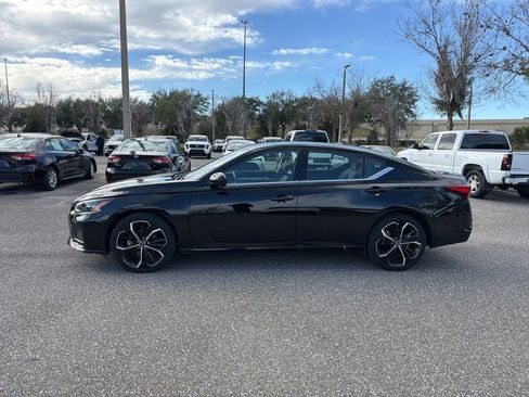 Used 2025 Nissan Altima 2.5 SR image 2