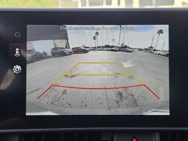 Used 2025 Kia Sportage EX FWD image 32