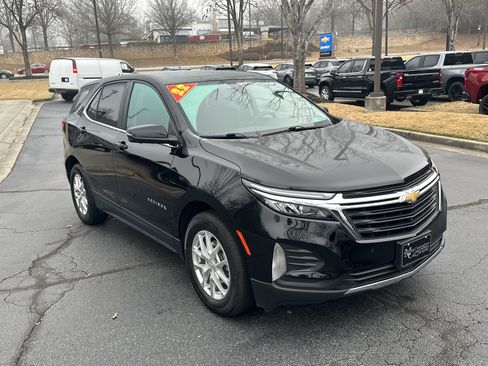 Used 2022 Chevrolet Equinox LT image 3