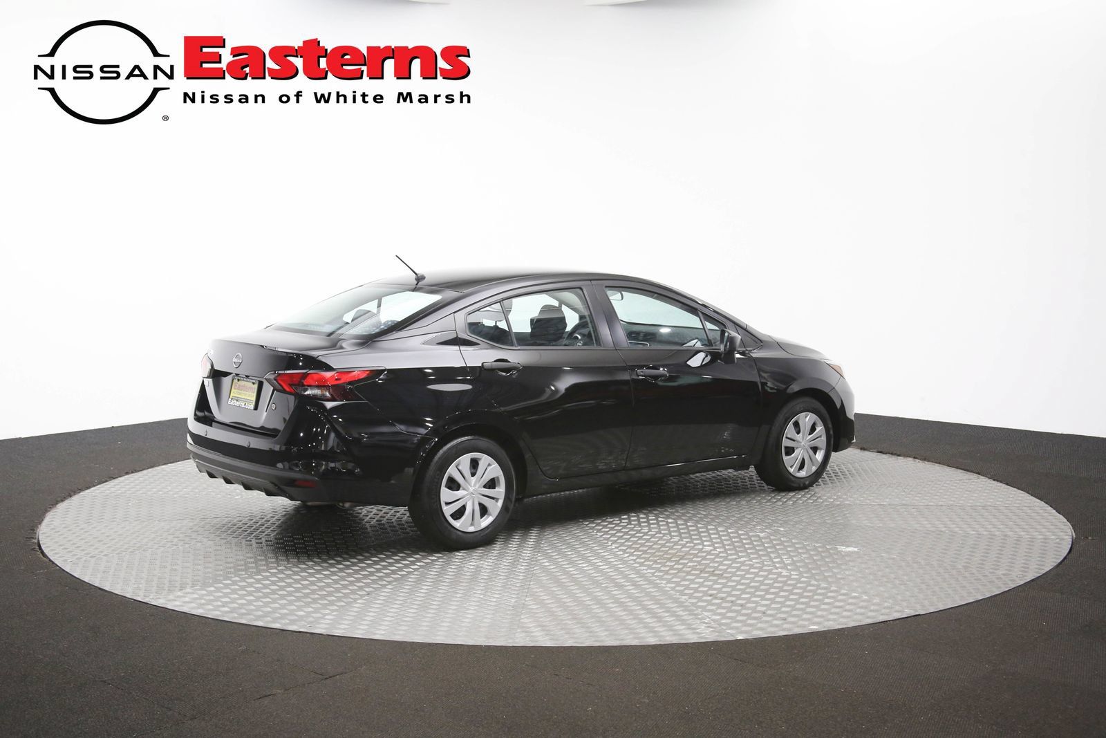 Used 2025 Nissan Versa S FWD image 40