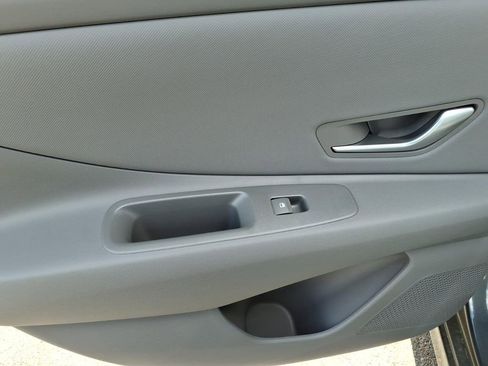New 2026 Hyundai Elantra SEL Sport Premium FWD image 9