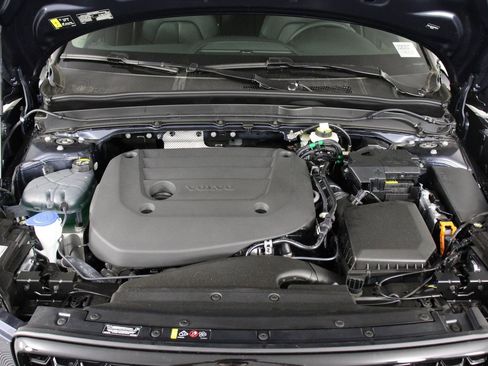 New 2026 Volvo XC40 B5 Core image 12