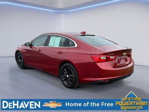 Used 2018 Chevrolet Malibu LT w/ Driver Confidence Package FWD image 4