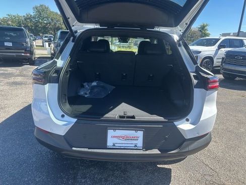 New 2026 Chevrolet Equinox EV LT image 29