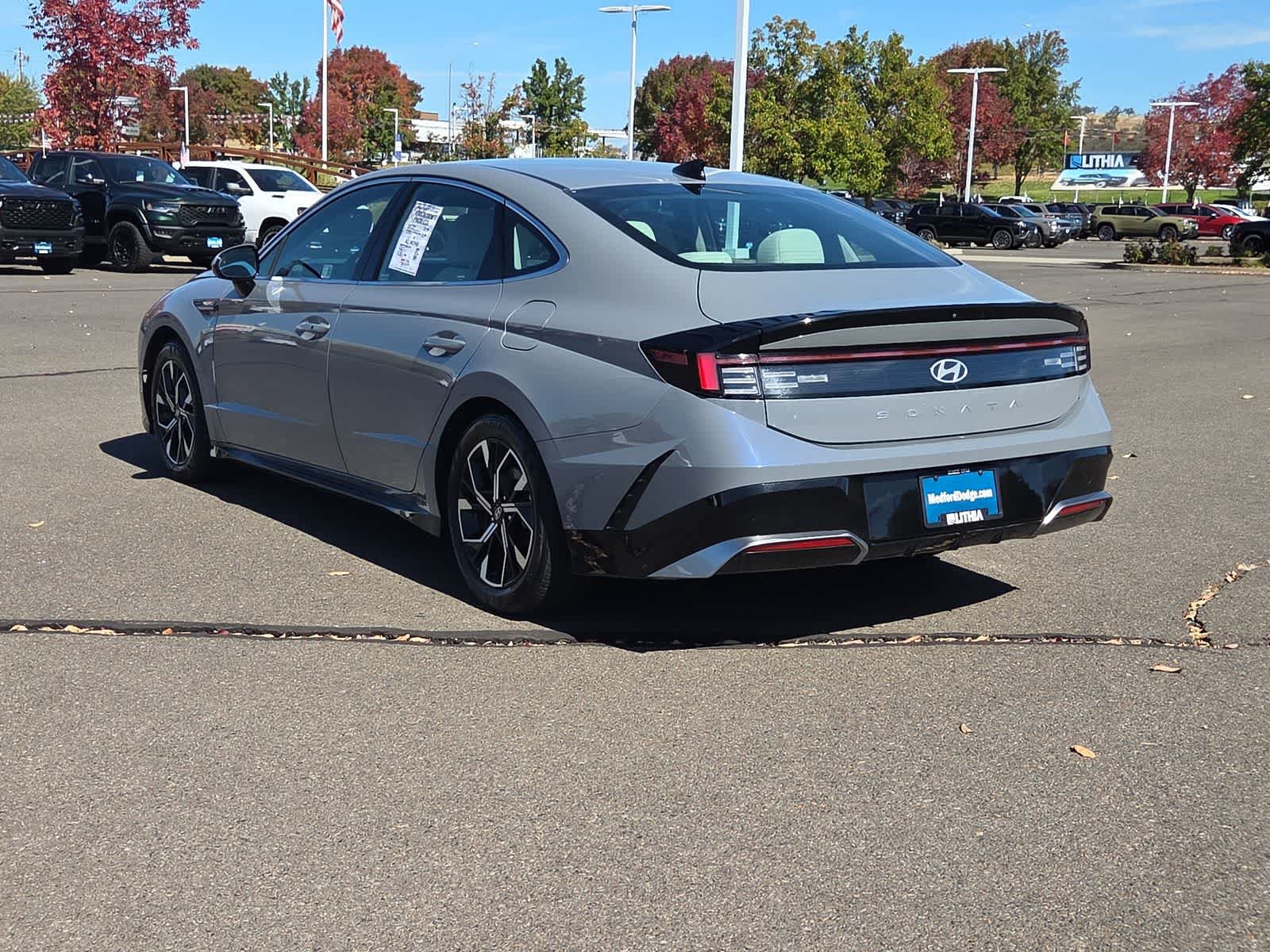 Used 2025 Hyundai Sonata SEL FWD image 12