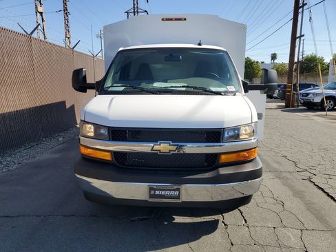 New 2025 Chevrolet Express 3500 w/ Power Convenience Package image 9