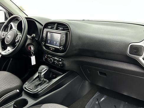 Used 2020 Kia Soul S image 32