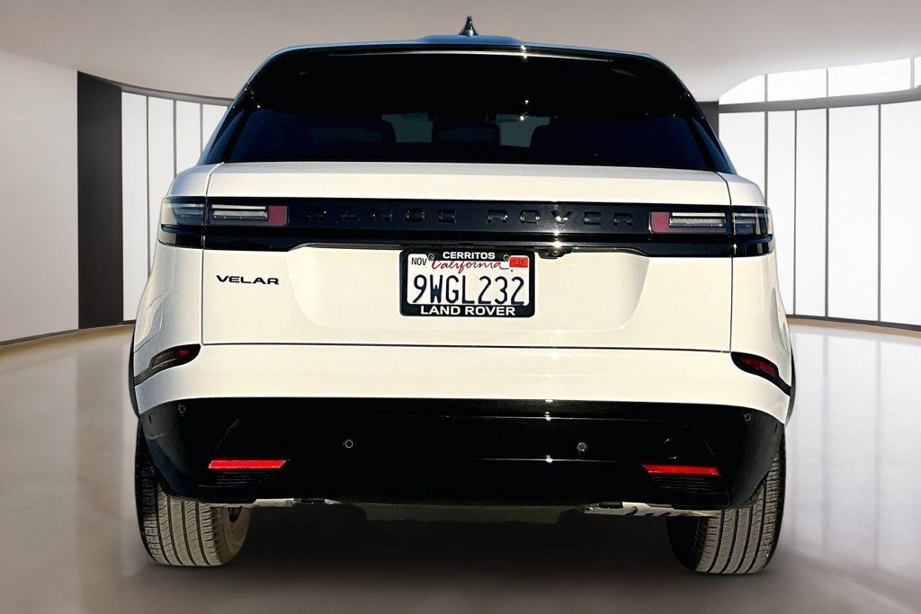Certified 2026 Land Rover Range Rover Velar Dynamic SE AWD/4WD image 5