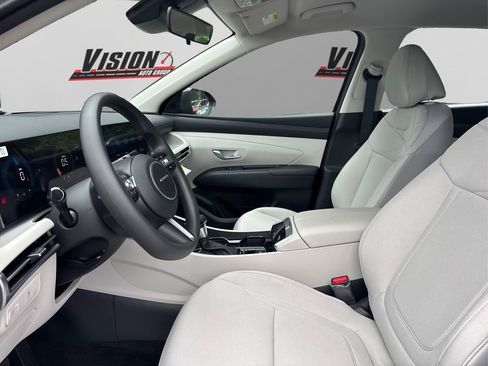 New 2025 Hyundai Tucson SE image 9