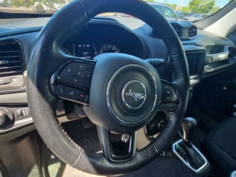Used 2018 Jeep Renegade Altitude AWD/4WD image 7