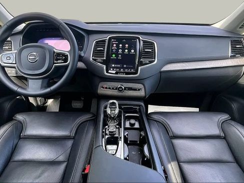 Used 2023 Volvo XC90 T8 Ultimate AWD/4WD image 9
