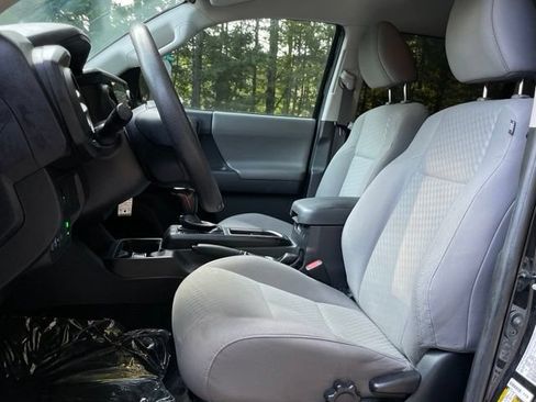 Used 2022 Toyota Tacoma SR w/ SR Convenience Package RWD image 14