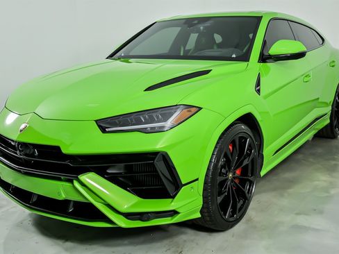 Used 2023 Lamborghini Urus S image 6