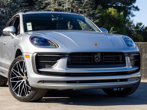 New 2026 Porsche Macan image 9