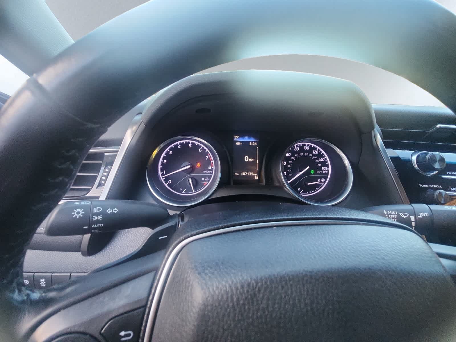Used 2019 Toyota Camry SE FWD image 5
