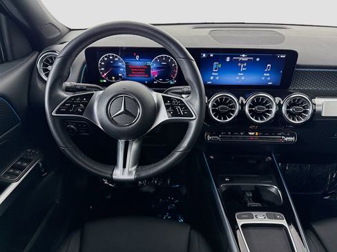 Used 2024 Mercedes-Benz GLB 250 image 21