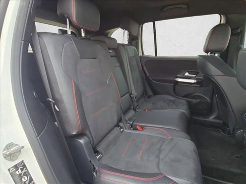 Used 2021 Mercedes-Benz GLB 250 image 19