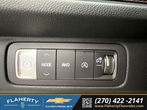 Used 2025 Chevrolet Traverse Z71 w/ Enhanced Driving Package AWD/4WD image 26