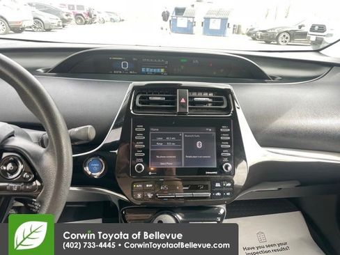 Used 2022 Toyota Prius L Eco image 11