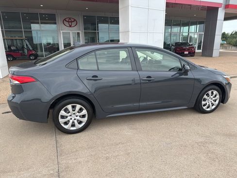 Used 2023 Toyota Corolla LE image 8
