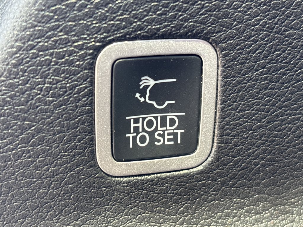 New 2027 Chrysler Pacifica Select FWD image 29