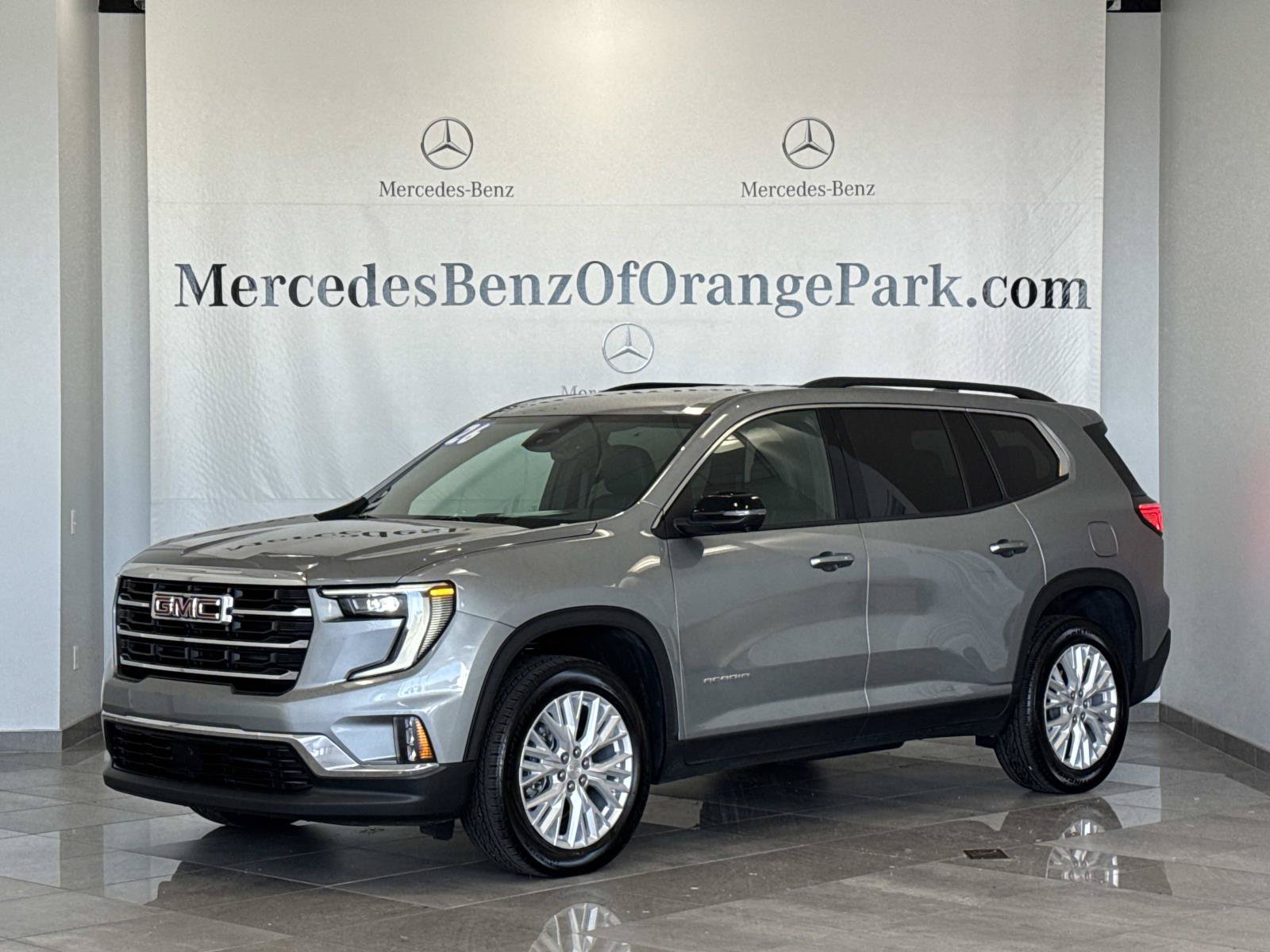 Used 2026 GMC Acadia Elevation w/ Elevation Premium Package FWD image 1
