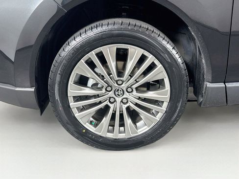 Used 2024 Toyota Venza XLE AWD/4WD image 48