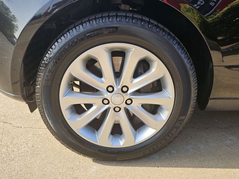 Used 2017 Land Rover Range Rover HSE image 14