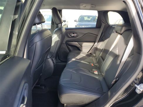 Used 2021 Jeep Cherokee Latitude Lux image 12