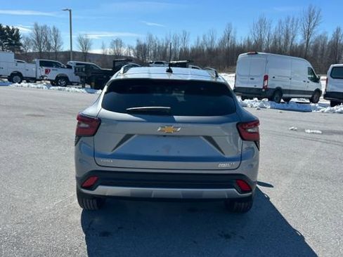 New 2026 Chevrolet Trax LT w/ Sunroof Package image 4