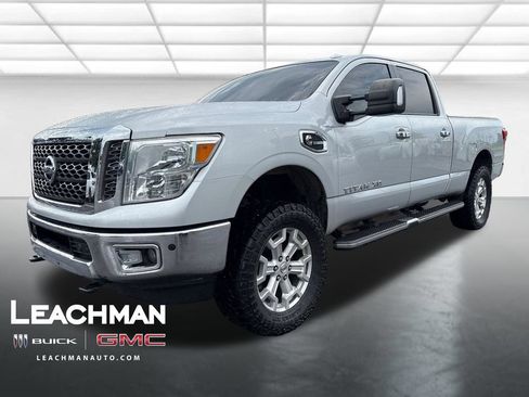 Used 2017 Nissan Titan SV AWD/4WD image 8