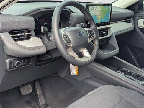 New 2026 Ford Explorer Active RWD image 3