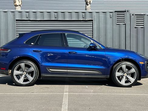 Certified 2022 Porsche Macan image 9