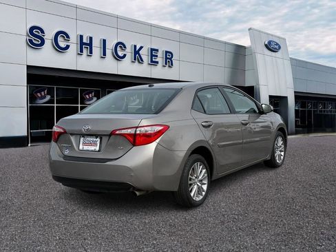 Used 2015 Toyota Corolla LE Premium image 2