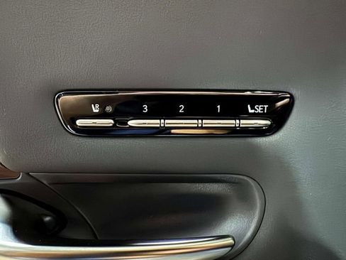 Used 2024 Lexus LS 500 AWD w/ Interior Upgrade Package image 22