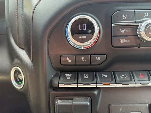 Used 2022 GMC Sierra 2500 AT4 w/ AT4 Premium Plus Package AWD/4WD image 42